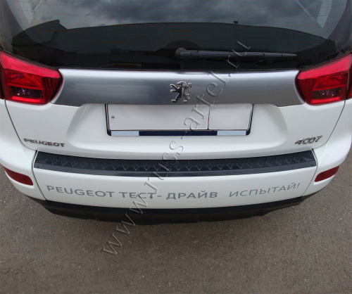     Peugeot 4007 2007-2013  4