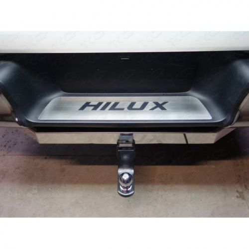     (   HILUX)  2