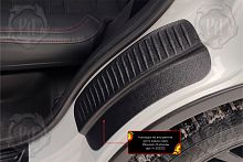 Накладки на внутренние части задних арок со скотчем 3М Mitsubishi Outlander 2012-2015 (III)