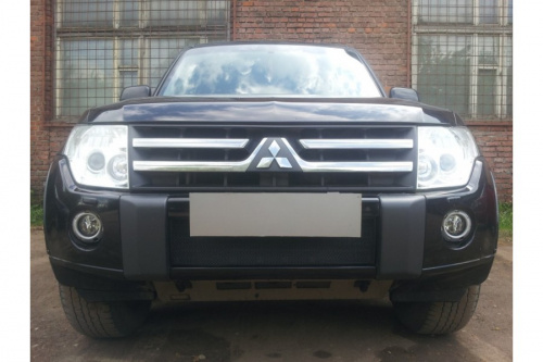   Mitsubishi Pajero IV 2006-2011 black