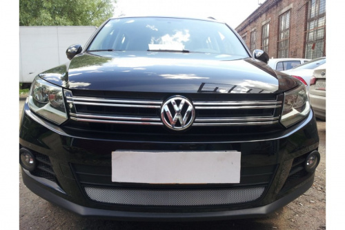   Volkswagen Tiguan () 2011-2016 chrome