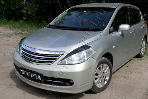     () Nissan Tiida 2004-2013